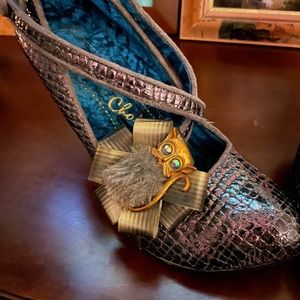 Irregular choice heel size 7 US with little cat on it